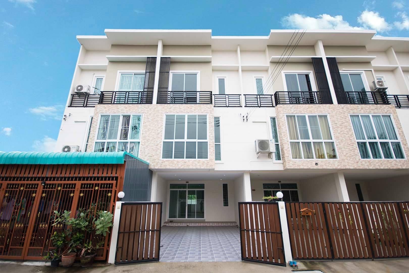 ทาวน์โฮม 3 ชั้น ที เบส ทาวน์ บางใหญ่ ใกล้ตลาดเจ้าพระยา
