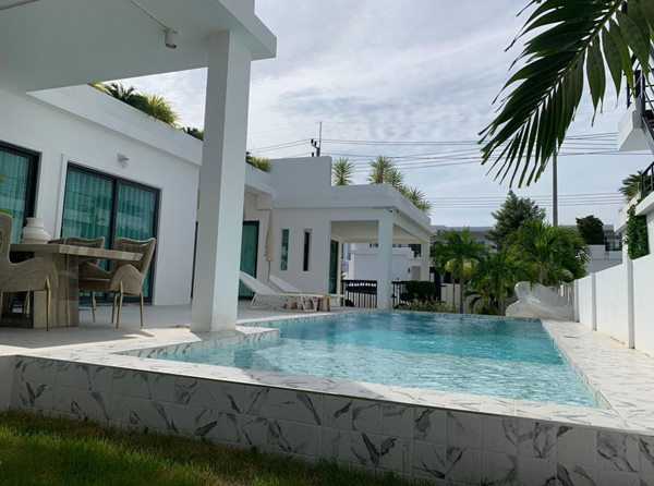 ขายพูลวิลล่าหัวหิน 2 ชั้น The Modern Pool Villa Huahin ตกแต่งอย่างดี เฟอร์นิเจอร์อย่างดีครบ พร้อมเข้าอยู่ Tel. 0632897879 (รูปที่ 4)