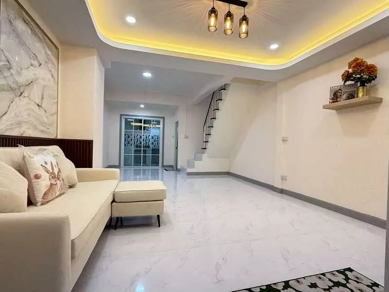 บ้านสวยมาก อยู่หลังเซ็นทรัล เวสเกต หมู่บ้านรัตนาธิเบศร์ ทาวน์เฮ้าส์ 2 ห้องนอน MRT สถานีตลาดบางใหญ่ อยู่หน้าหมู่บ้าน (รูปที่ 4)