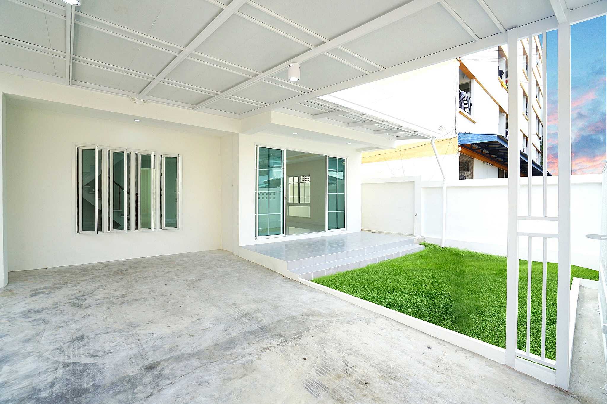 บ้านแนวราบ ทำเลทอง โซนบางกะปิ รีโนเวทใหม่ สไตล์มินิมอล #บ้านเดี่ยว 5 ห้องนอน ใกล้เดอะมอลล์ บางกะปิ (รูปที่ 3)
