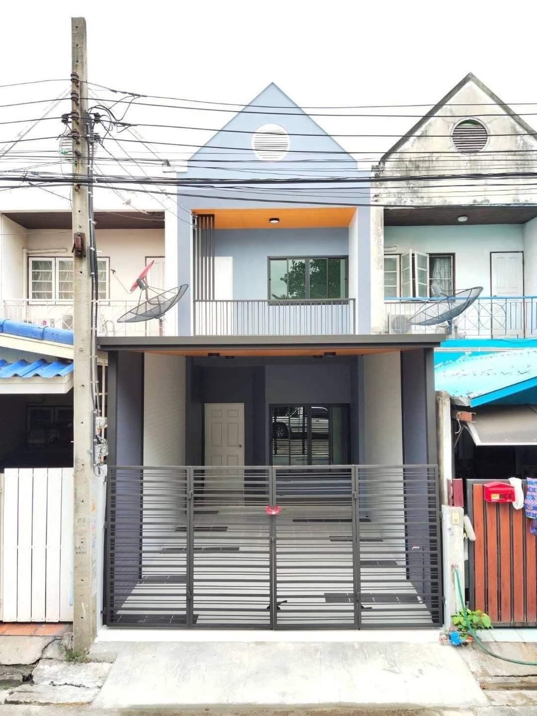 หมู่บ้านทีแลนด์ ท่าอิฐ