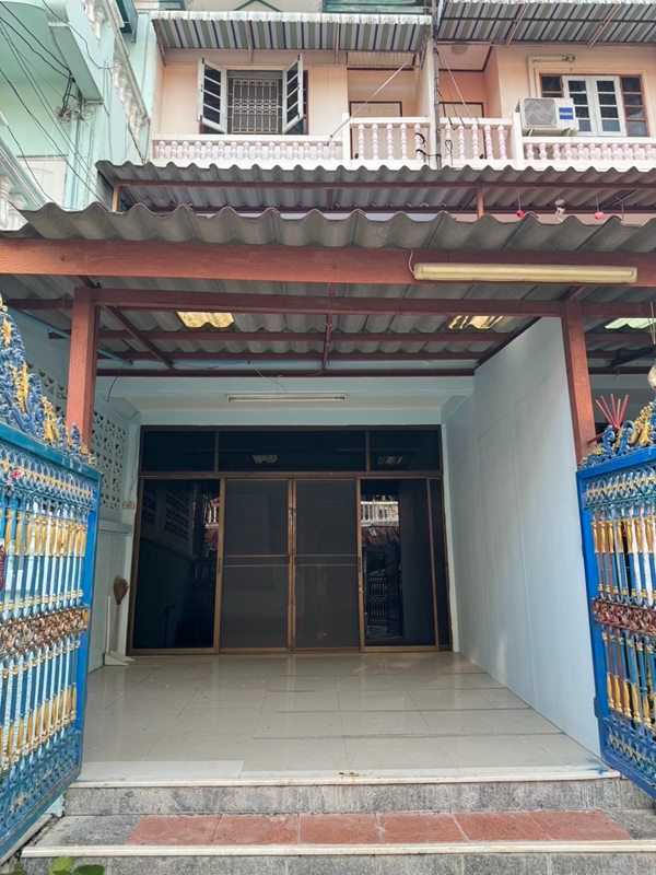 ทาวน์เฮาส์ 3ชั้น 3ห้องนอน ท่าข้าม บางขุนเทียน ให้เช่าพร้อมเข้าอยู่ ตรงข้ามเซ็นทรัลพระราม2 โทร 0897683529 (รูปที่ 4)