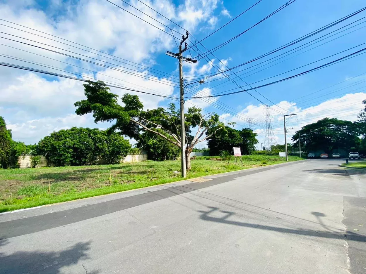ขายที่ดินเปล่าในโครงการอารียาโคโม่ ลาดกระบัง ถ.ขุมทอง-ลำต้อยติ่ง ,เนื้อที่ 214 ตรว. ต่ำกว่าประเมิน ที่สวย ถมแล้ว ใกล้สนามบินสุวรรณภูมิ (รูปที่ 6)