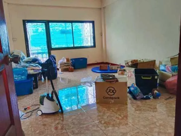 ขายอาคารพาณิชย์ 3.5 ชั้น หมู่บ้านดีเค ซอย 30 สภาพดี วิวหลังบ้านสวย เจ้าของขายเอง โทร 095-165-3654 (รูปที่ 10)