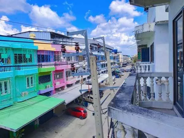 ขายอาคารพาณิชย์ 3.5 ชั้น หมู่บ้านดีเค ซอย 30 สภาพดี วิวหลังบ้านสวย เจ้าของขายเอง โทร 095-165-3654 (รูปที่ 13)