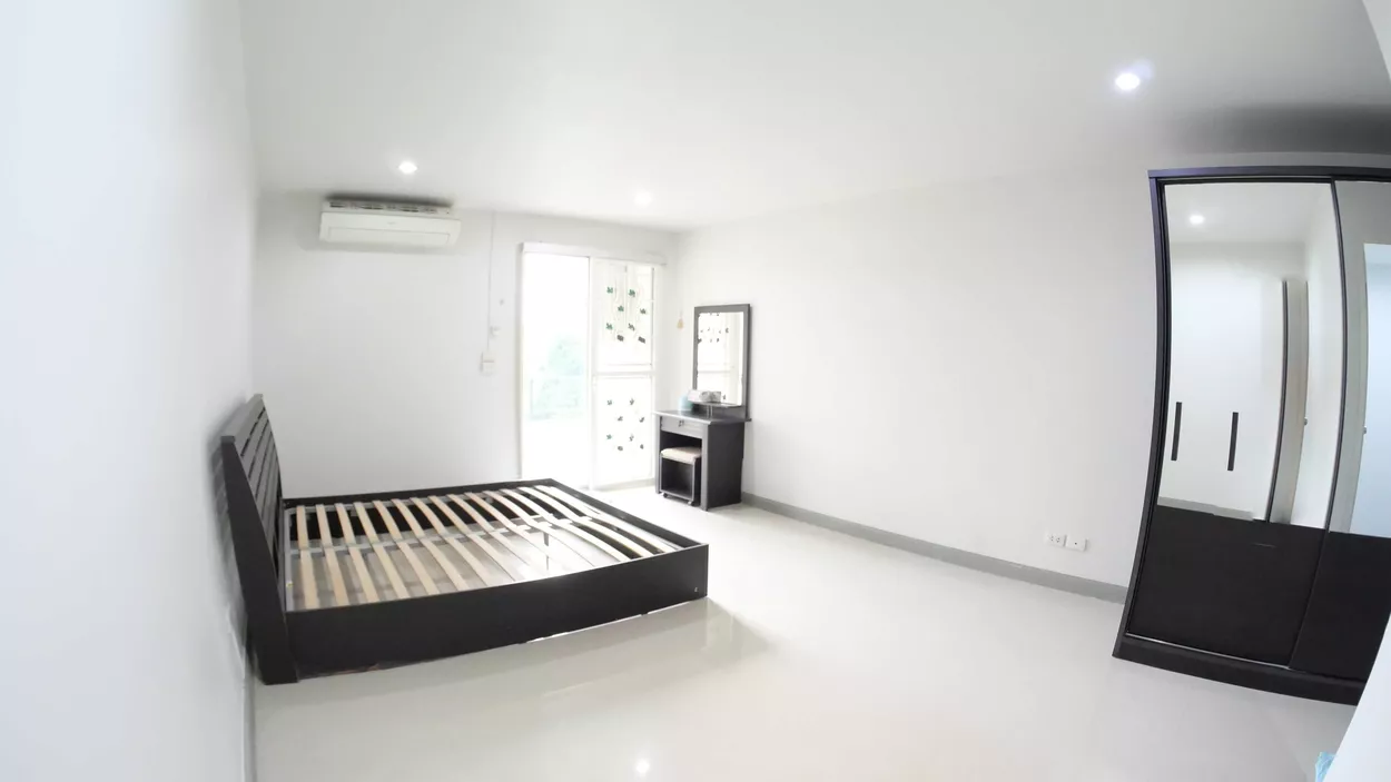 ห้องสวย ลมโกรก Regent Home2 พหลโยธิน 67/1