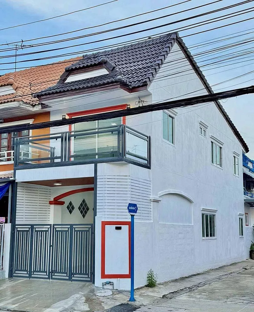 บ้านสวย หลังริม ถนนเมน ค้าขายได้ รีโนเวทใหม่ #หมู่บ้านมนวดี พาร์ค บางบัวทอง ทาวน์เฮ้าส์ 3 ห้องนอน ใกล้เซ็นทรัล เวสเกต