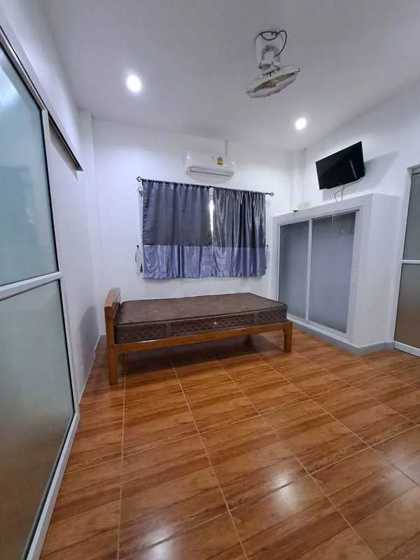 ขายบ้านเดี่ยว 1 ชั้น หมู่บ้านหนองสรวง อ.ศรีประจันต์ สุพรรณบุรี ใกล้โรงเรียน โรงพยาบาล ตลาด โทร 0869220218 (รูปที่ 2)