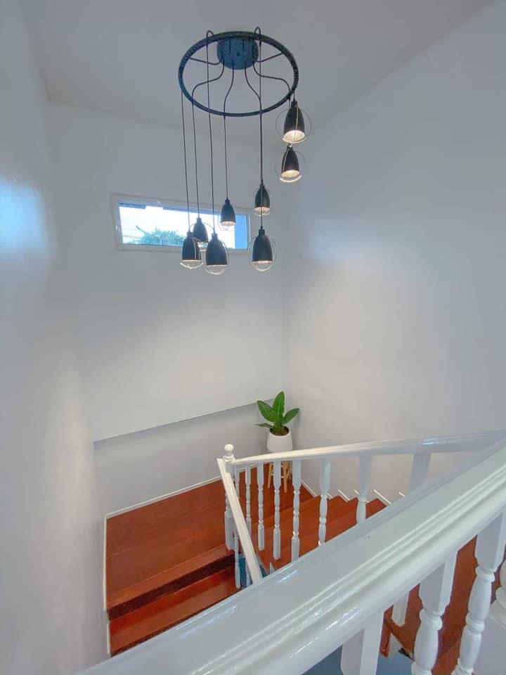 บ้านสีขาวสไตล์โมเดิร์นคลาสสิค หมู่บ้านโสมศิริการ์เด้น ตำบล บึงน้ำรักษ์ อำเภอธัญบุรี ปทุมธานี (รูปที่ 15)