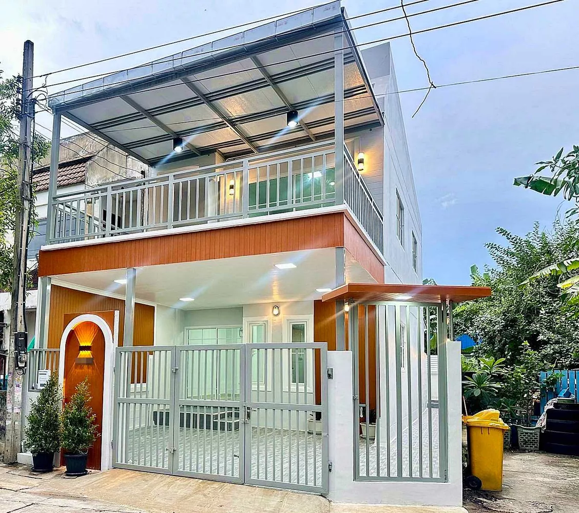 บ้านสวย หลังริม ถนนเมน หลังบ้านโล่งไม่ชนใคร ทำเลดี ห่าง MRT สถานีสามแยกบางใหญ่ 800 เมตร หมู่บ้านร่มรื่นวิลล์ 4 ใกล้เซ็นทรัล เวสเกต