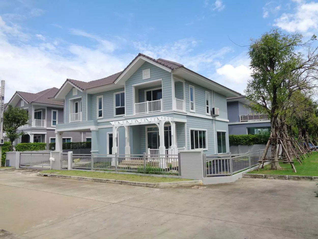 🚩 บ้านเดี่ยว 82 ตารางวา ติดสระน้ำ ในโครงการ บุราสิริ ปัญญาอินทรา บ้านเดี่ยวสไตล์ New England Colonial ติดถนนเลียบคลองสอง ตรงข้ามซาฟารีเวิลด์ (รูปที่ 3)