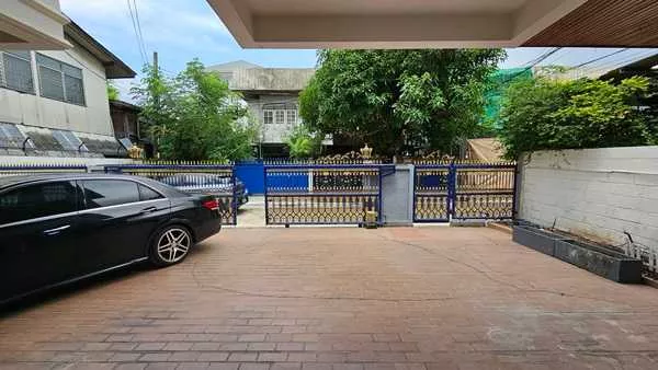 ขายด่วน! บ้านเดี่ยว 2 ชั้น พร้อมผู้เช่า ใจกลางย่านอารีย์ พหลโยธิน ตกแต่งพร้อมอยู่ โทร 061-982-9696 (รูปที่ 3)