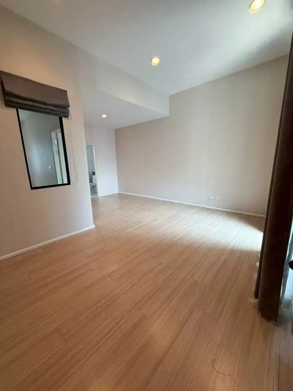 ขายทาวน์โฮม 3 ชั้น บ้านกลางเมือง รัตนาธิเบศร์ ใกล้รถไฟฟ้าสายสีม่วง สภาพใหม่ เจ้าของดูแลดีมาก โทร 091-0601637 (รูปที่ 9)