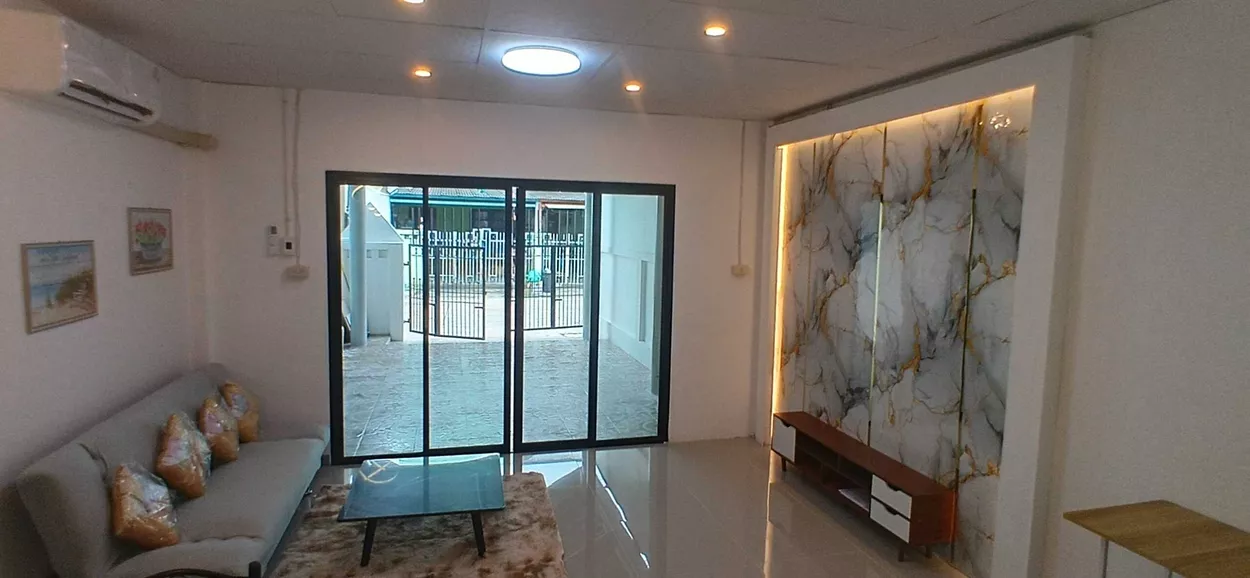 หลังริมส่วนตัว3ห้องนอนขายหมู่บ้านบุษกร-รติยาบางบัวทองตกแต่งใหม่ทั้งหลัง  ฟรี เฟอร์นิเจอร์ใหม่ ครบท้้งหลัง  ฟรีแอร์ 3 เครือง (รูปที่ 15)