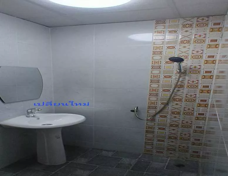 หลังริมส่วนตัว3ห้องนอนขายหมู่บ้านบุษกรใกล้ตลาดสมบัติบุรีห้างโลตัสตกแต่งใหม่ทั้งหลัง ฟรี เฟอร์นิเจอร์ใหม่ (รูปที่ 7)