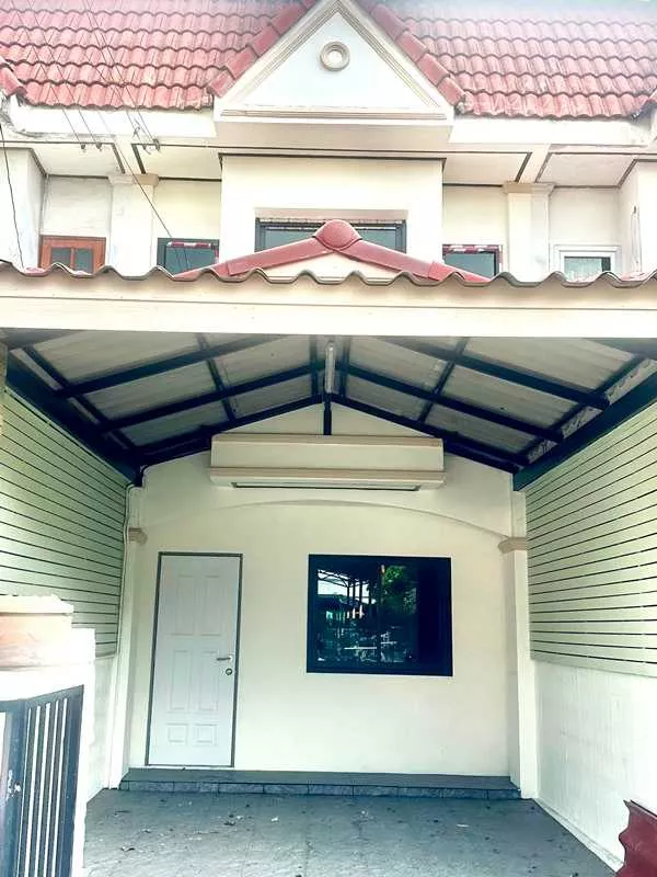 ขายทาวน์เฮ้าส์ หมู่บ้านอู่ทองวิลเลจ สุขาภิบาล 5 รีโนเวทใหม่ พร้อมอยู่ ฟรี! แอร์ 2 ตัว โทร 081-432-6587