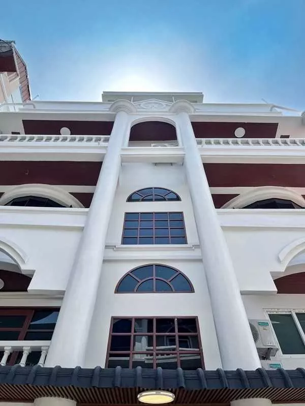 (Owner Post) ปล่อยเช่า WHITE MANSION – บ้าน 5 ชั้นหรู ใจกลางกรุงเทพฯ ทองหล่อซอย 25 ใกล้บีทีเอส โทร 06-3559-5941 (รูปที่ 2)