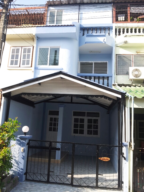 3ชั้น4ห้องนอนขายบ้านซอยเรวดีถนนรัตนาธิเบศเข้าใกล้เซ็นทรัล ใกล้รถไฟฟ้ารัตนาธิเบศกับติวานนท์