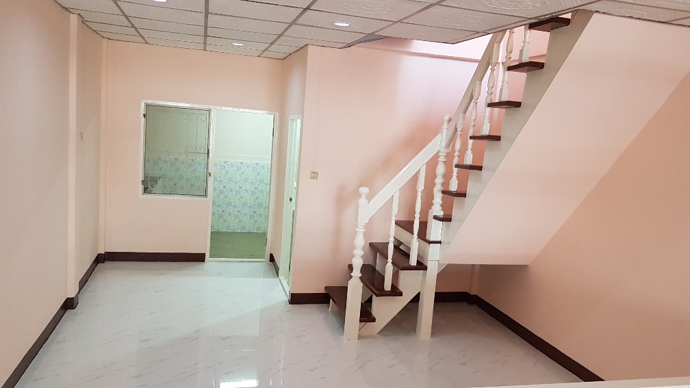 ขายบ้านซอยเรวดี3ชั้น4ห้องนอน ใกล้รถไฟฟ้าติวานนท์17วา3ห้องน้ำ 1ห้องครัว พื้นปูแกรนิโต้ ใหม่ทั้งหลัง (รูปที่ 6)