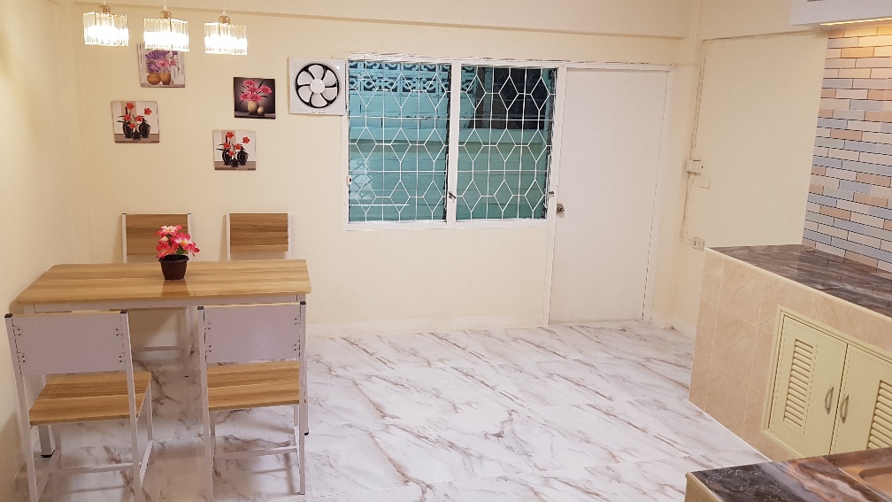 4ห้องนอน3ชั้นขายบ้านซอยเรวดี62ใกล้เซ็นทรัล ใกล้รถไฟฟ้ารัตนาธิเบศกับติวานนท์ 17วา ห้องนอนแต่ละห้องแยกชั้นกันส่วนตัว