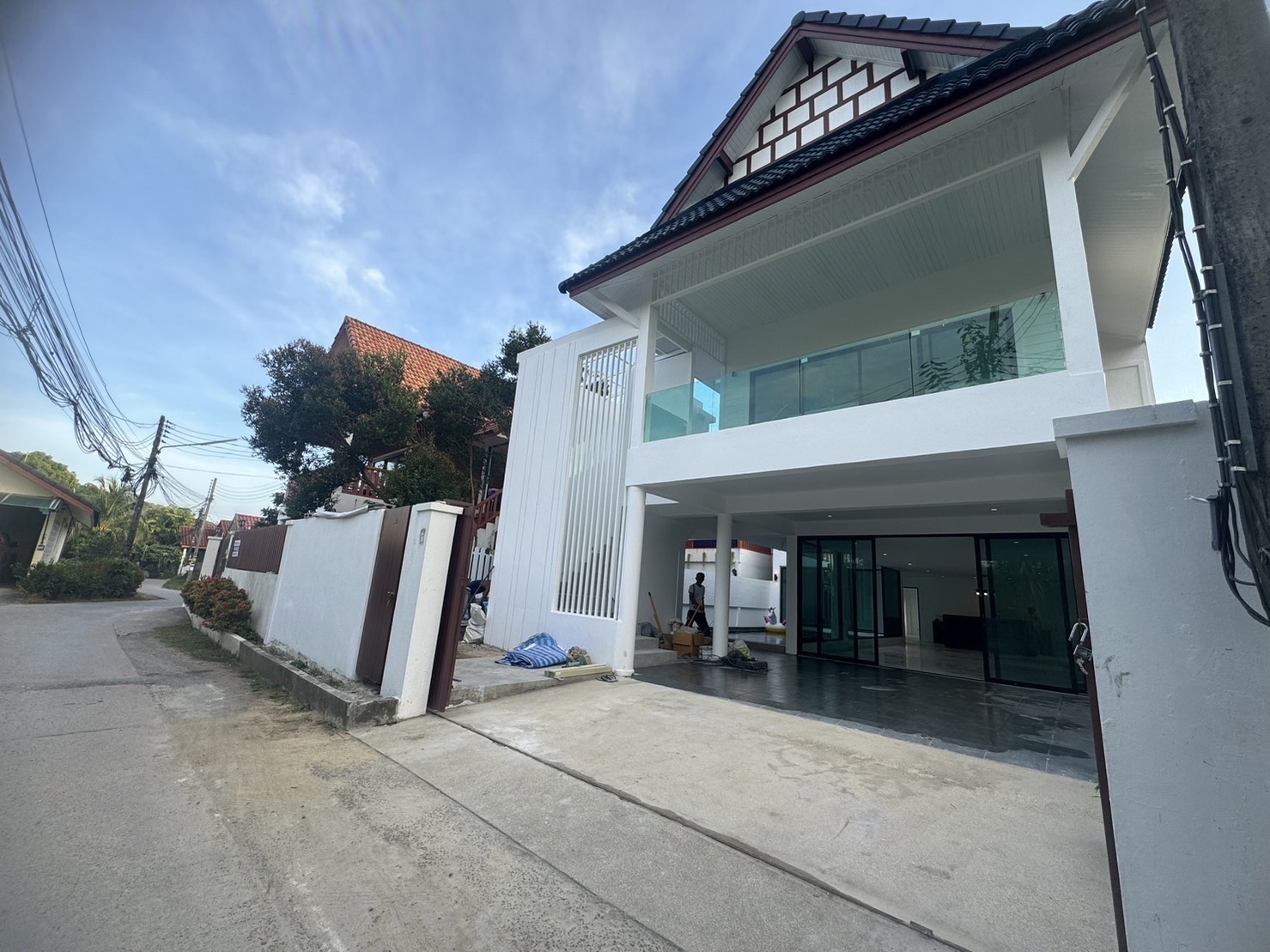 ขาย!! Pool villa พลูวิลล่ารีโนเวทใหม่ ใกล้หาดในยางภูเก็ต ที่ดิน 79 ตร.ว. 450 ตร.ม. เพียง 3 นาทีขับรถถึงหาดในยางและ 8 นาทีถึงสนามบินนานาชาติภูเก็ต (รูปที่ 2)