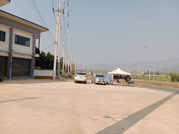 ขายอาคารพาณิชย์ พร้อมที่ดิน บ้านขัวแตะ อำเภอเมืองเชียงราย ติดถนนสายหลัก ทำเลดี มีอนาคต โทร 082-888-0188 (รูปที่ 5)