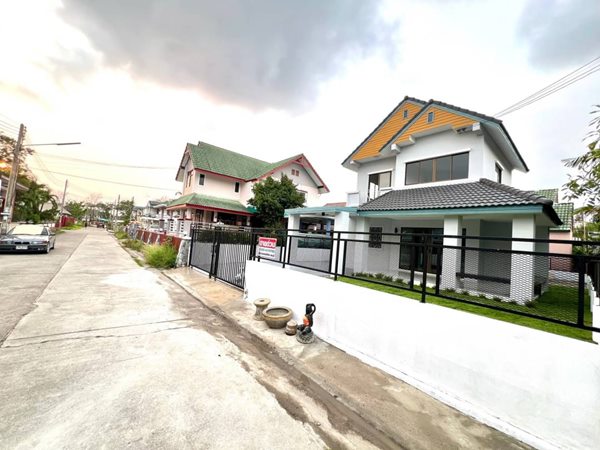 ขายบ้านเดี่ยว มบ.มณีแก้ว เมืองชลบุรี บ้านไม่แออัดใกล้สวน พื้นที่ 50 ตรว. 3 ห้องนอน โทร 080-4179765 (รูปที่ 9)