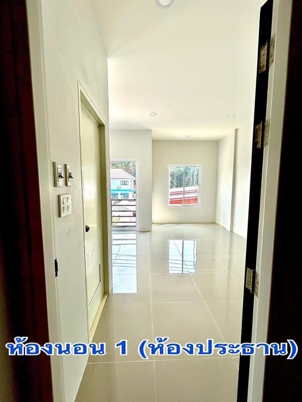 ทาวน์เฮ้าส์ บ้านแฝด 8 ยูนิต ใจกลางเมืองนครพนม ใกล้ ร.พ. จังหวัด เพียง 2.9 ล้าน โทร 086-321-0566 (รูปที่ 6)