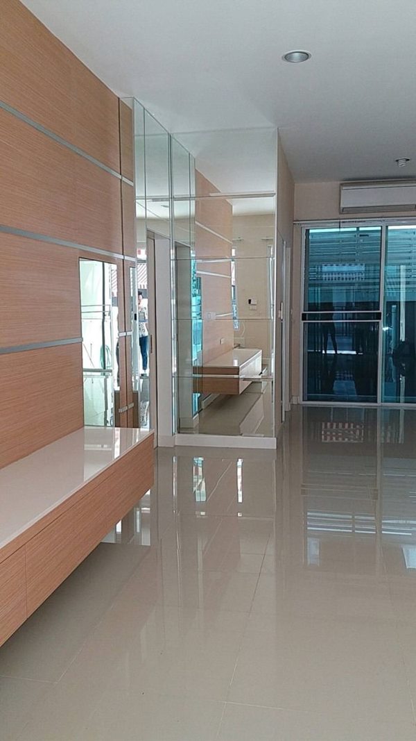 ขายทาวน์โฮม 3 ชั้น บ้านกลางเมือง ใกล้เซ็นทรัลอีสต์วิวล์ เป็นหมู่บ้านติดถนน ติดแอร์ทุกห้อง ราคาดีทำเลดีมาก ติดต่อ/line 0619419639 (รูปที่ 4)