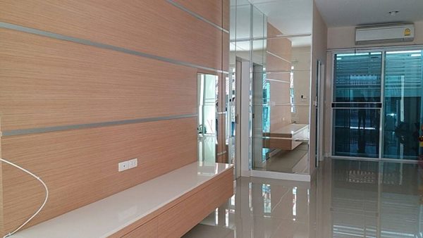 ขายทาวน์โฮม 3 ชั้น บ้านกลางเมือง ใกล้เซ็นทรัลอีสต์วิวล์ เป็นหมู่บ้านติดถนน ติดแอร์ทุกห้อง ราคาดีทำเลดีมาก ติดต่อ/line 0619419639 (รูปที่ 3)