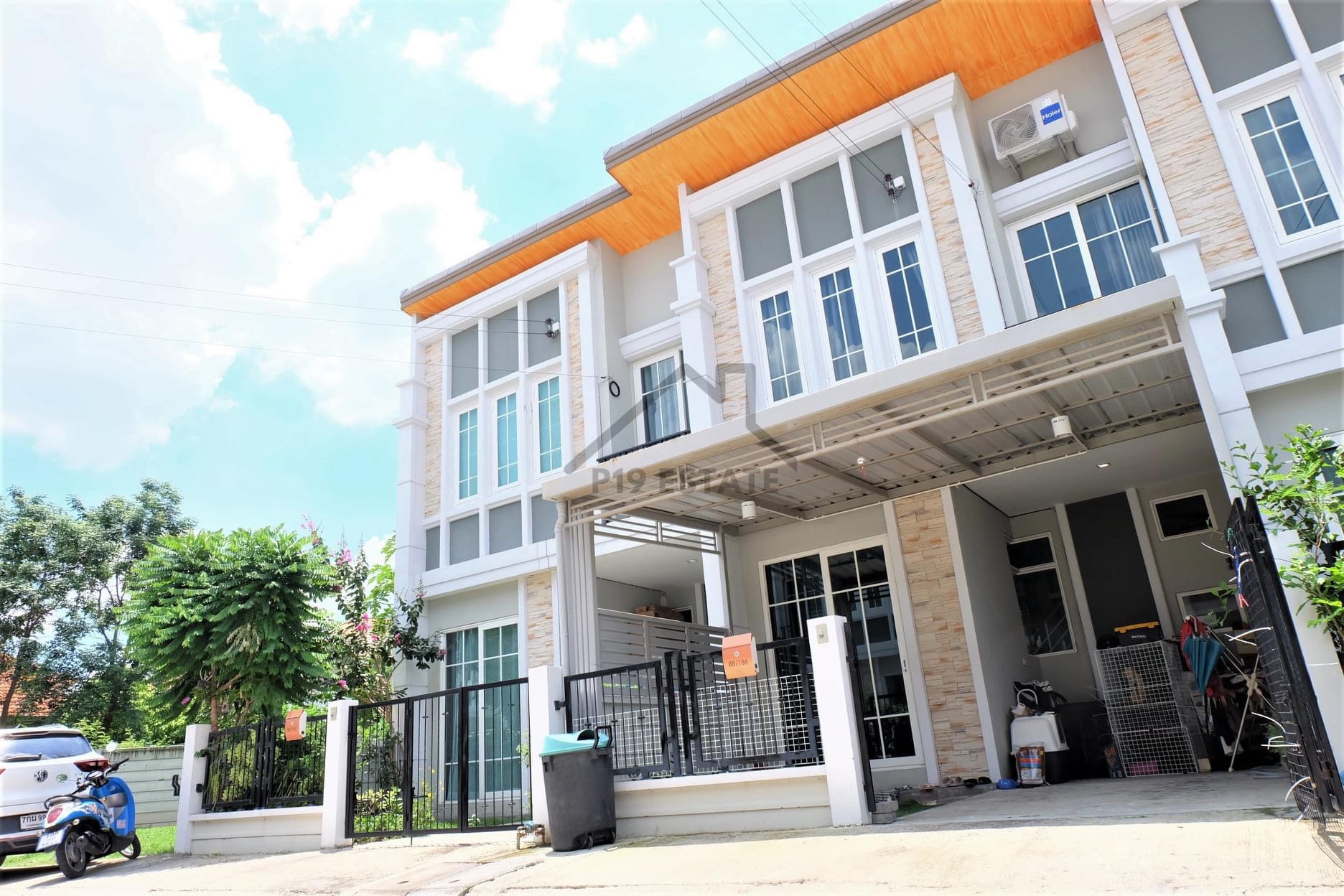 ทาวน์โฮม *** ทำเลดี ติดถนนใหญ่ หลังแฟชั่นไอซ์แลนด์ *** โครงการ #GoldenTown | รามอินทรา - วงแหวน (ซอยคู้บอน) (รูปที่ 2)