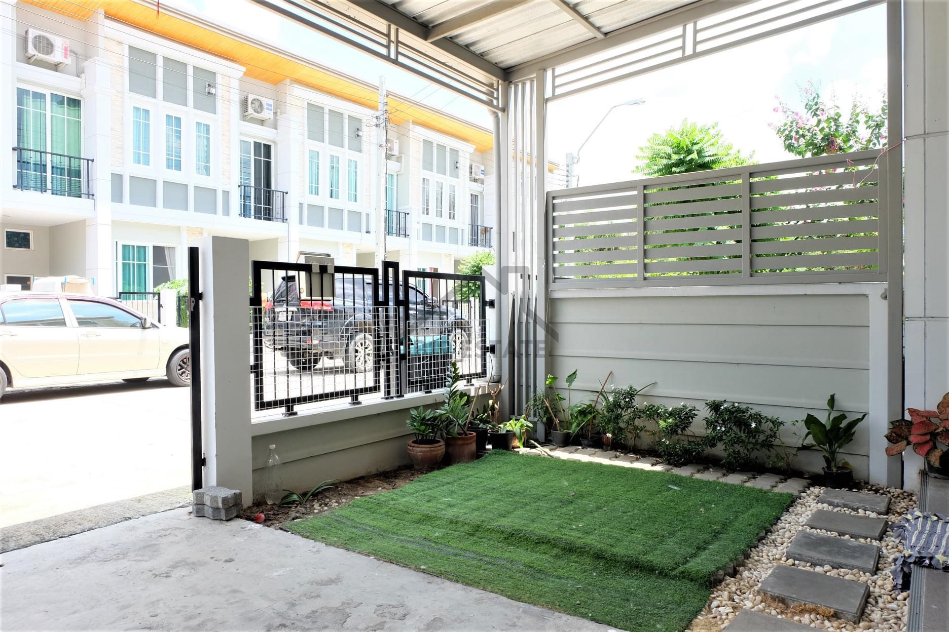 ทาวน์โฮม *** ทำเลดี ติดถนนใหญ่ หลังแฟชั่นไอซ์แลนด์ *** โครงการ #GoldenTown | รามอินทรา - วงแหวน (ซอยคู้บอน) (รูปที่ 4)