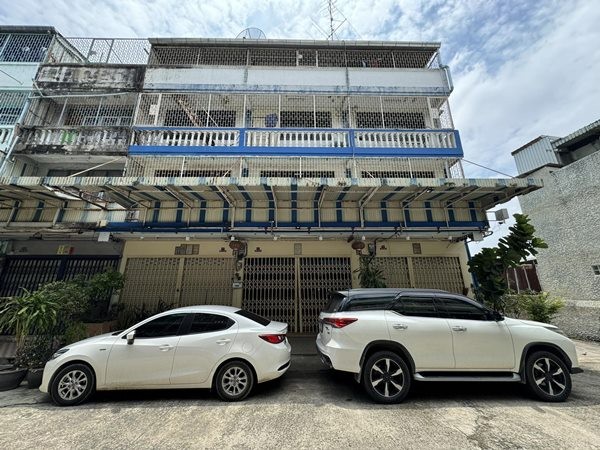 ขายอาคารพาณิชย์ ในซอยสุขสวัสดิ์ 26 เหมาะ Home office, โกดังเก็บสินค้า, โรงงาน หรือ แบ่งพื้นที่ทำห้องเช่า โทร 086-4459294