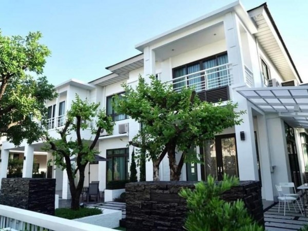 ให้เช่าบ้านหรูบ้าน Perfect Master Piece เฟส 1 6นอน 6 น้ำปรับเปลี่ยนได้ตามใจผู้เช่า 4-6 ห้องนอน ฟรีไม่มีค่าใช้จ่ายเพิ่มเติม แจ้งได้เลยค่ะ ถนนลาดกระบัง 