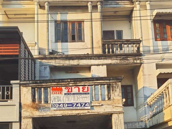 ขายด่วน ทาวน์เฮ้าส์ 3 ชั้น โครงสร้างดี ทำเลทอง เพียง 1.2 ล้านบาท