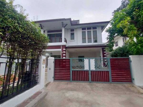 เศรษฐสิริ ประชาชื่น