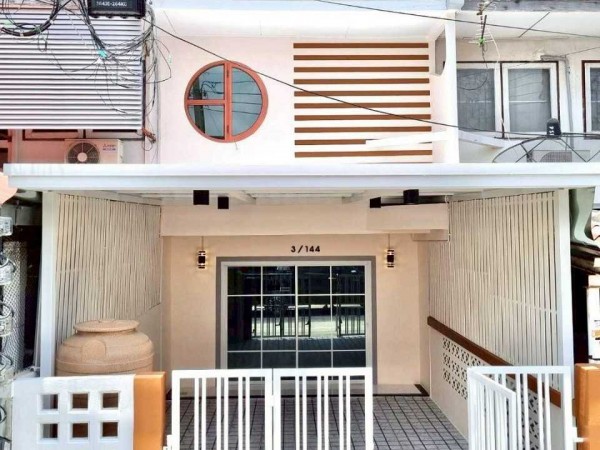 บ้านสวยมาก อยู่หลังเซ็นทรัล เวสเกต หมู่บ้านรัตนาธิเบศร์ ทาวน์เฮ้าส์ 2 ห้องนอน MRT สถานีตลาดบางใหญ่ อยู่หน้าหมู่บ้าน