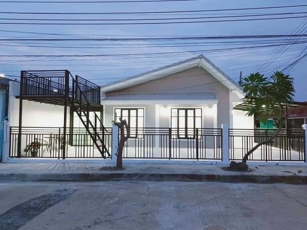 บ้านพร้อมอยู่ หมู่บ้านบัวทอง4 หลังมุม