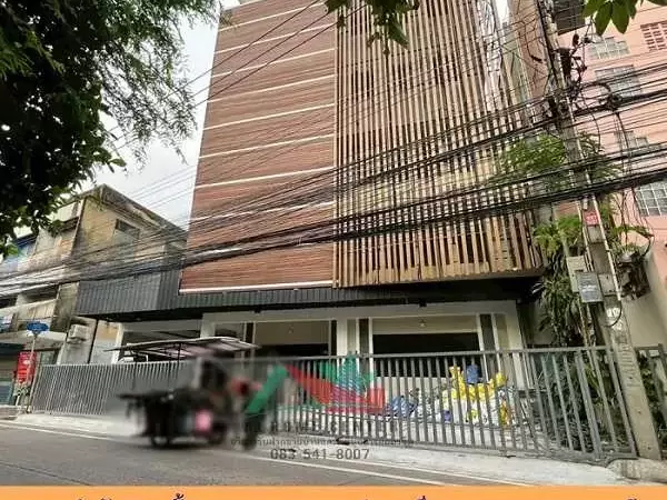กำลังรีโนเวทอาคารสำนักงาน6ชั้น 96ตรว. ซ.ประชาชื่น2 แยก1-4 ติดโลตัสบางซื่อ