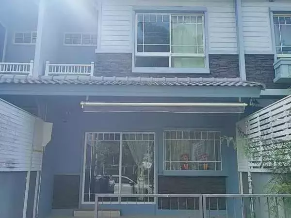 ขายด่วนๆ ลดราคา ทาวเฮ้าส์ สภาพใหม่ หมู่บ้าน Villaggio บางนา เนื้อที่ 20 ตรว. ใกล้มหาวิทยาลัย ABAC โทร 0949965959