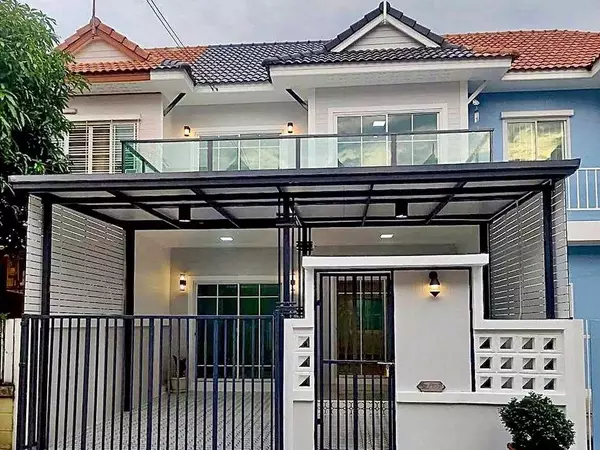 บ้านสวย ทำเลดี ติดถนนบางกรวย–ไทรน้อย #หมู่บ้านกานต์มณี (โซนเฟสใหม่) ตรงข้ามแมคโคร บางบัวทอง ทาวน์เฮ้าส์ 4 ห้องนอน รีโนเวทใหม่