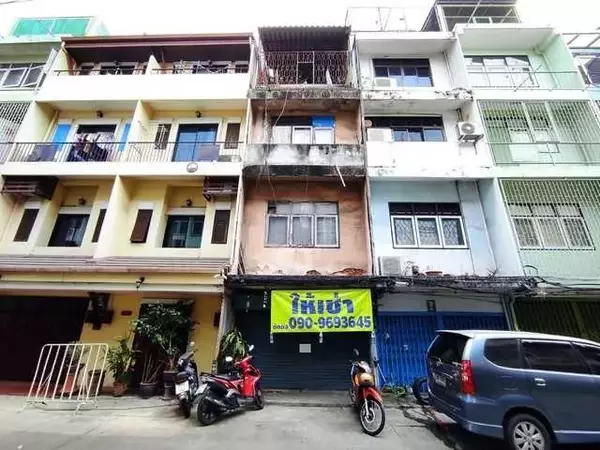 อาคาร ตึกแถว สามย่าน สี่พระยา ใหญ่ 11 ตาราง-วา 0 Ngan 0 ไร่ 4 Bedroom 3 BR 20000 บาท. ราคานี้หาไม่ได้แล้ว ทำเลหายาก เดินทางสะดวก ใกล้ MRT สามย่าน ใกล้
